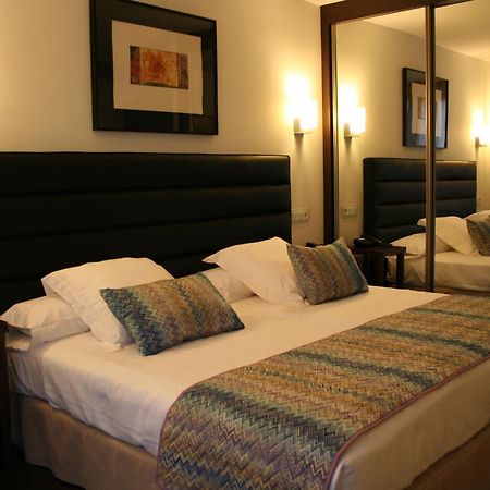 Hotel Villa Rosario Ii, Edificio Moderno ริวาเดเซญา ภายนอก รูปภาพ