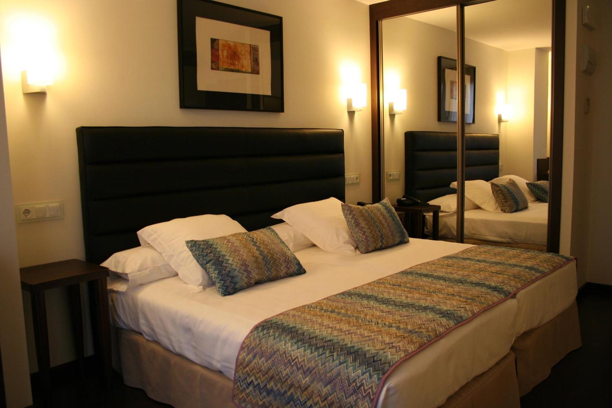 Hotel Villa Rosario Ii, Edificio Moderno ริวาเดเซญา ภายนอก รูปภาพ
