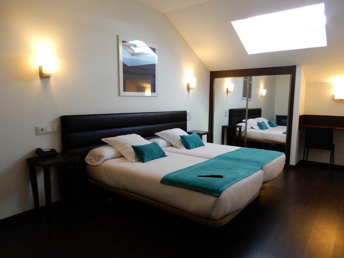 Hotel Villa Rosario Ii, Edificio Moderno ริวาเดเซญา ภายนอก รูปภาพ
