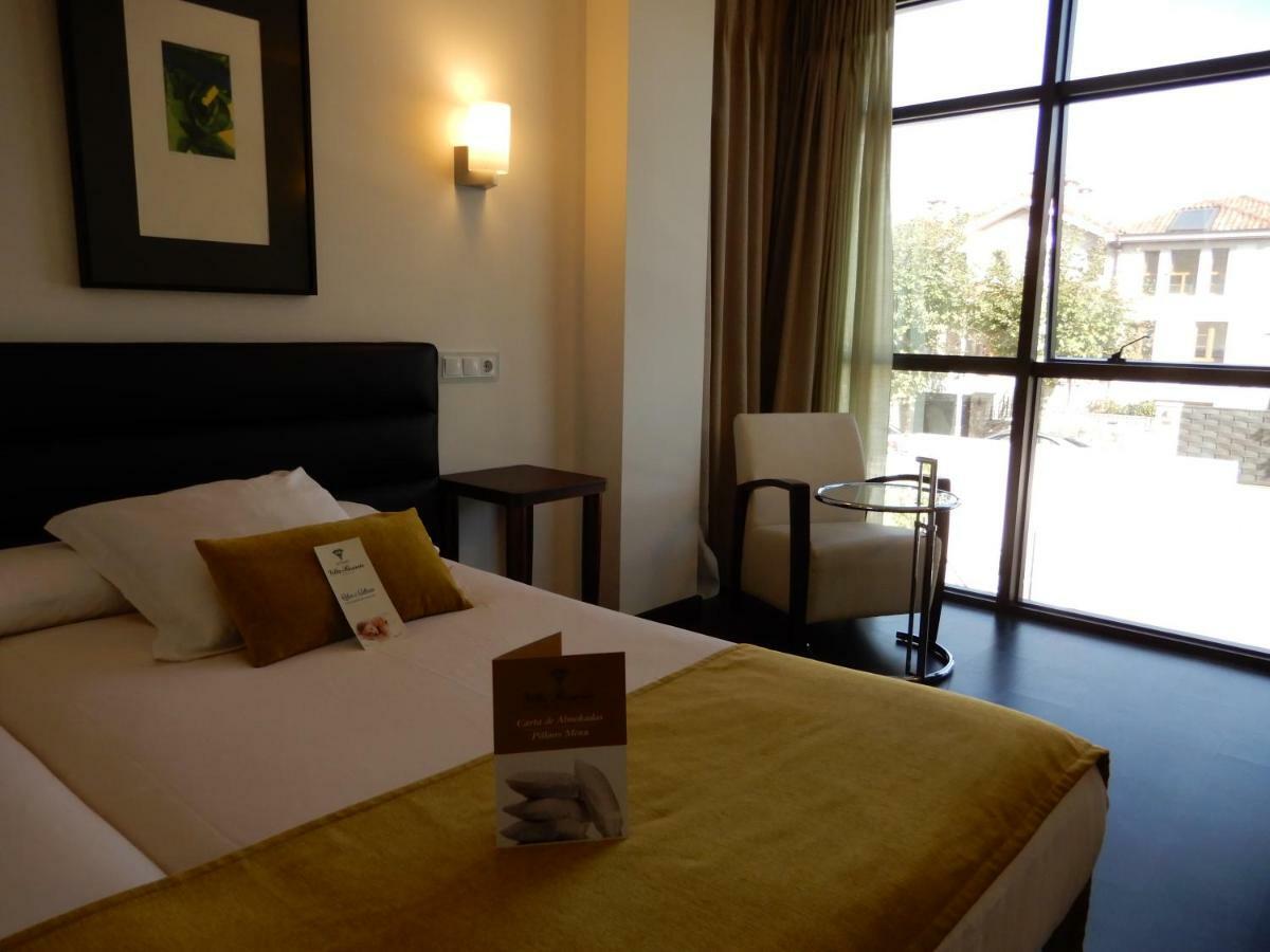 Hotel Villa Rosario Ii, Edificio Moderno ริวาเดเซญา ภายนอก รูปภาพ