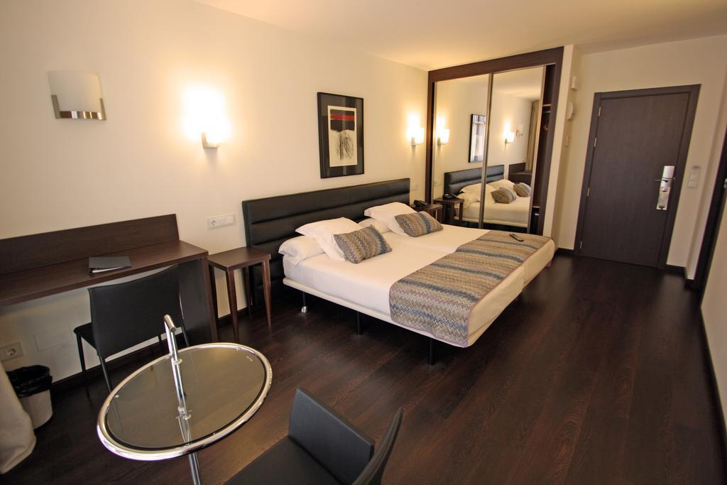 Hotel Villa Rosario Ii, Edificio Moderno ริวาเดเซญา ภายนอก รูปภาพ